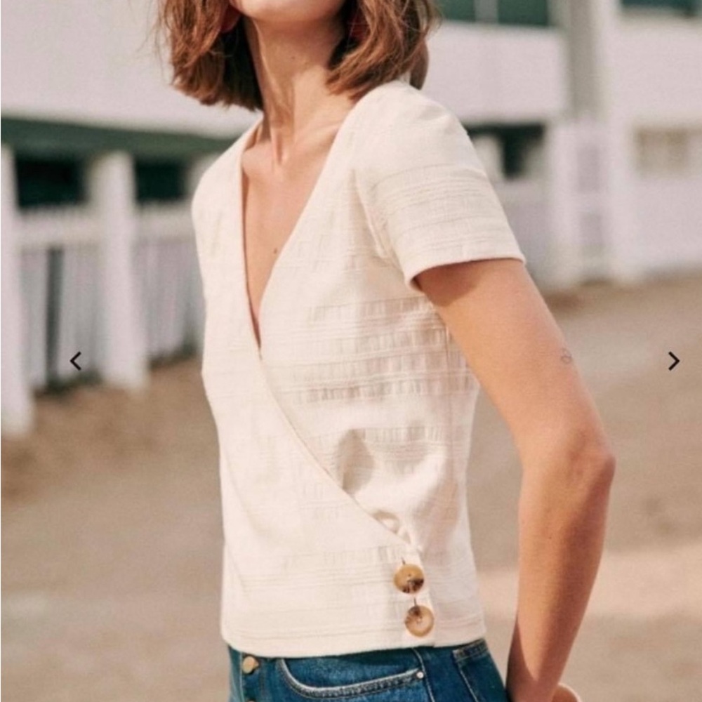 Sézane t shirt Jess, cream with buttons